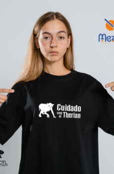 Playera estampada cuidado con el therian